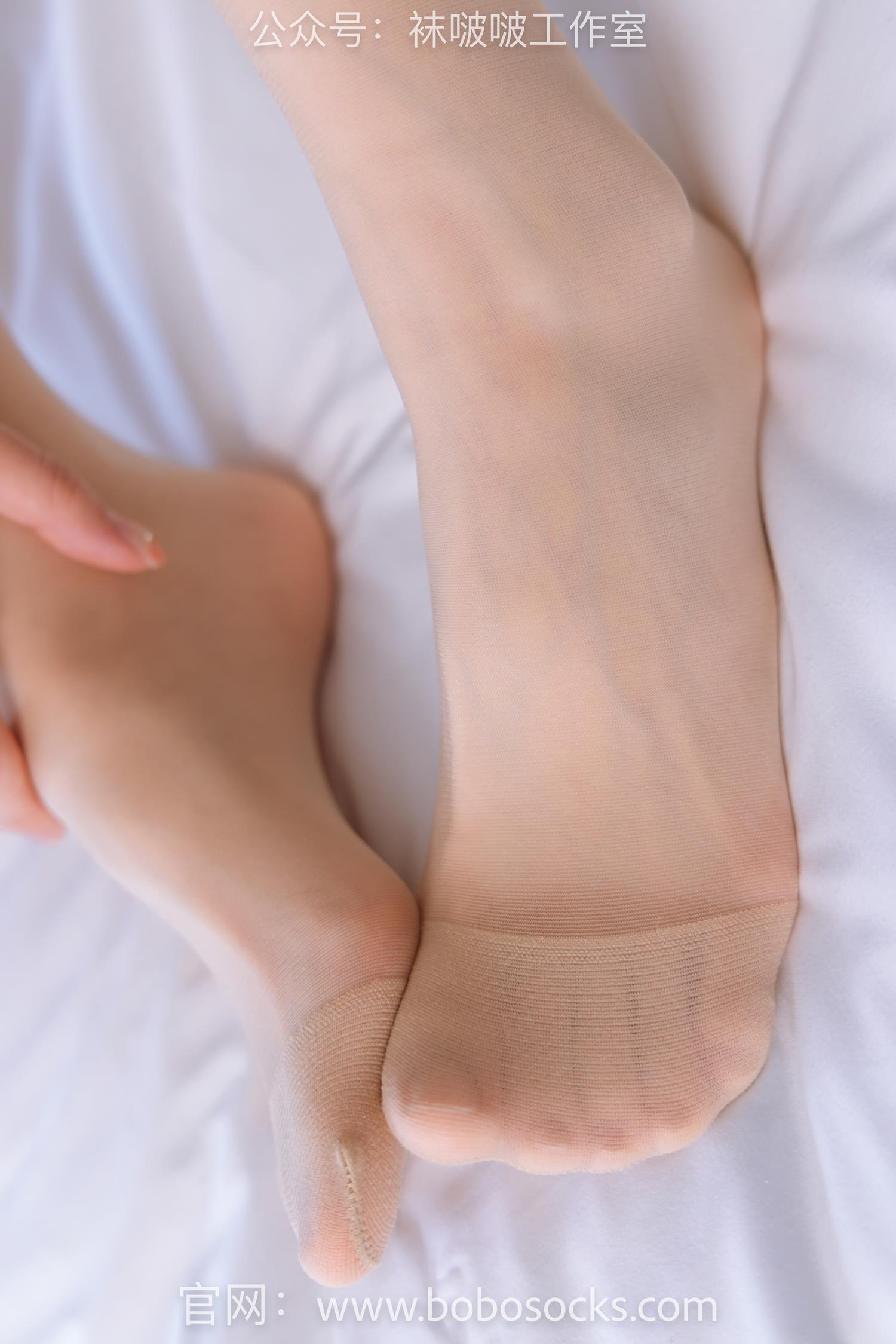 图片[123]-[BoBoSocks袜啵啵]NO.118 稚予-运动鞋、白棉袜、肉丝、踩小熊玩偶[140P] – 速更版-美库