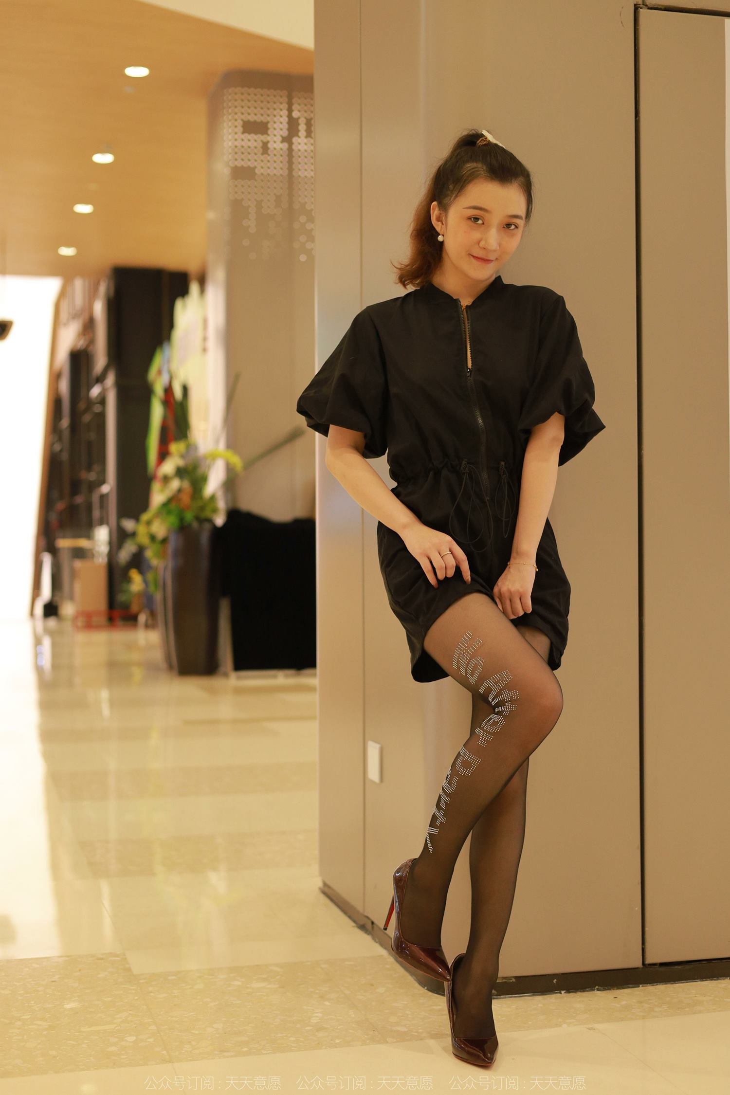 图片[87]-[IESS异思趣向] 耽丝 220428秋秋的带钻字母嘿丝 [89P] – 速更版-美库