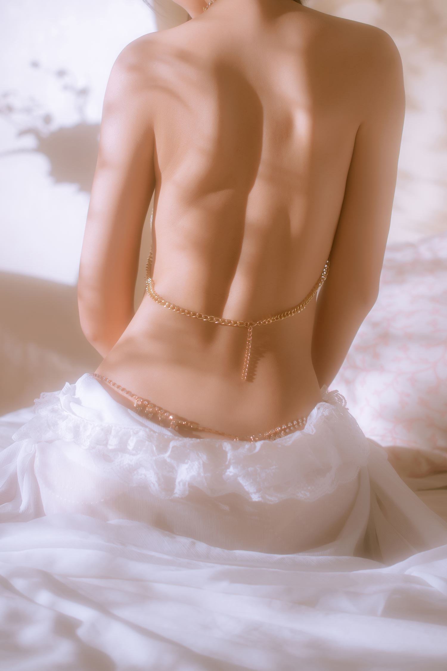 图片[31]-微博网紅妹纸@萌芽儿o0 萌芽儿o0 金色套装 [44P] – 速更版-美库