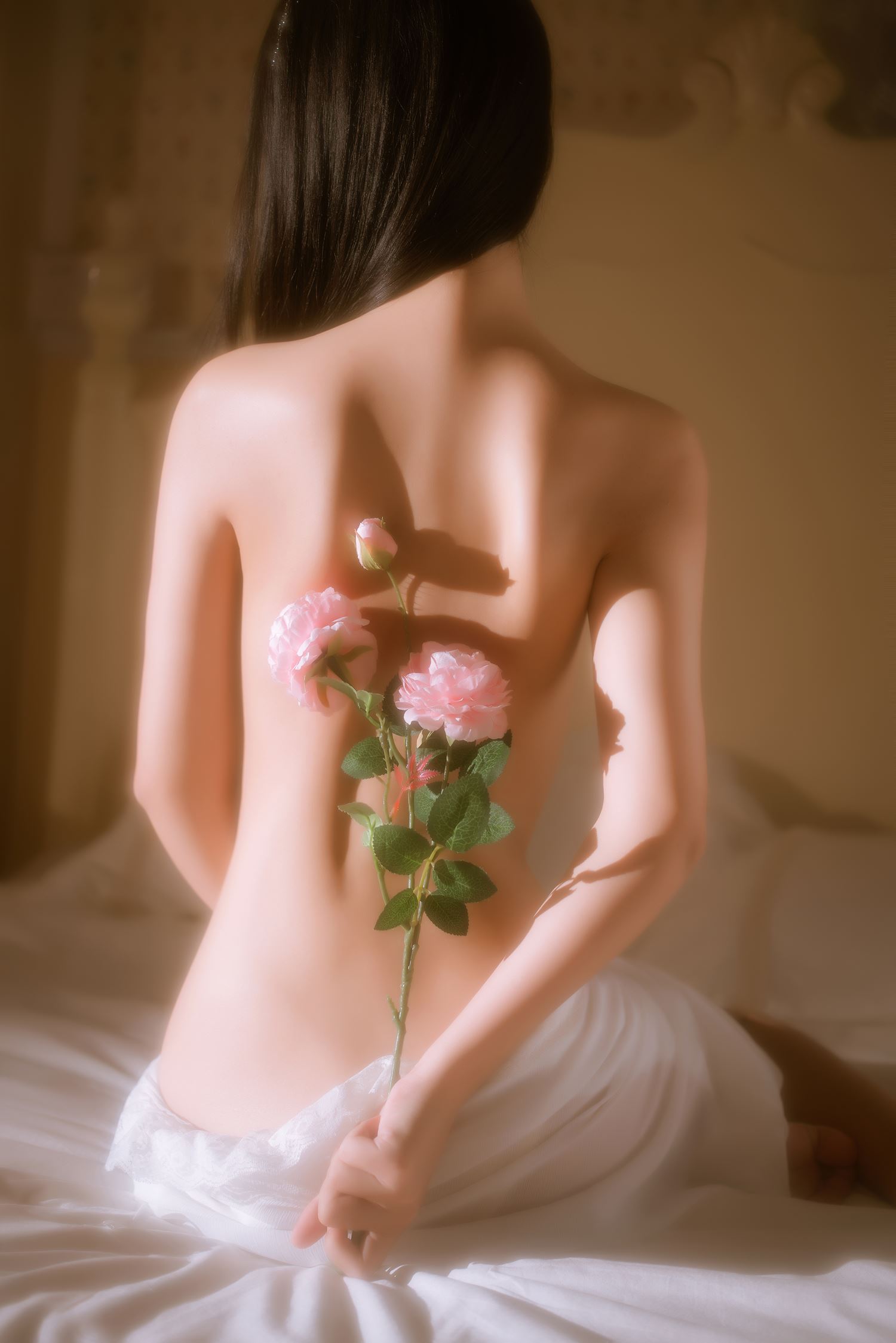 图片[44]-微博网紅妹纸@萌芽儿o0 萌芽儿o0 金色套装 [44P] – 速更版-美库