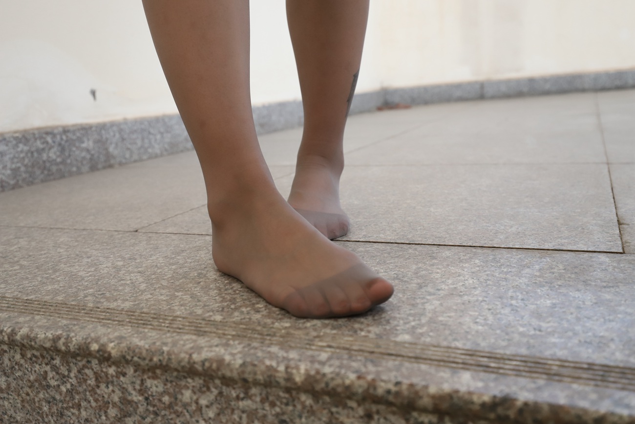 图片[33]-大西瓜爱牙膏-2019 6月活动 模特1（一） 薄灰丝(4)[48P] – 速更版-美库