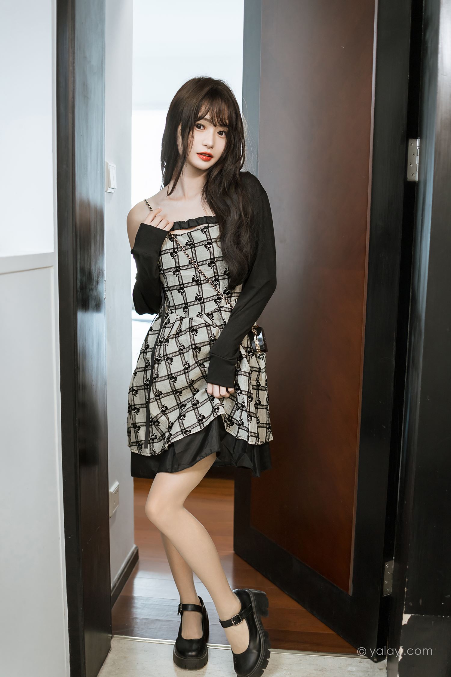 图片[16]-[YALAYI雅拉伊] 2022.09.05 NO.971 温柔的夜 小亭[47P] – 速更版-美库