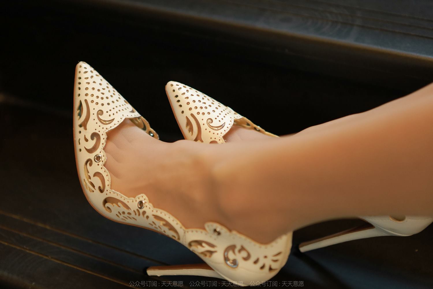 图片[54]-[IESS异思趣向] 耽丝 220506美子换鞋 [89P] – 速更版-美库