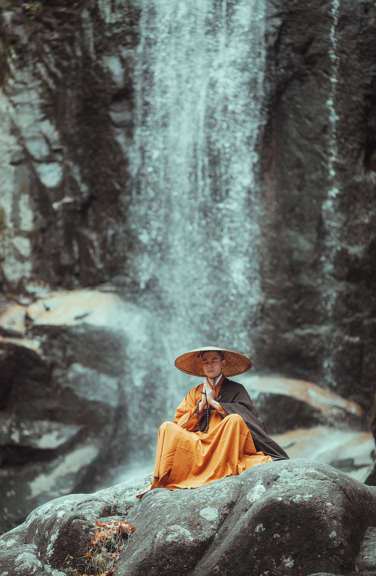 图片[20]-[YITUYU艺图语] 2021.09.29 天台行禅 五色石南叶 [32P] – 速更版-美库