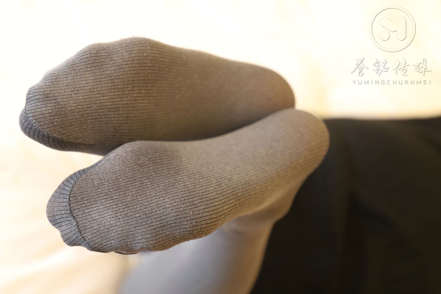 图片[61]-[誉铭传媒]袜足摄影 2019年 NO.007 长厚棉袜裸足[150P] – 速更版-美库