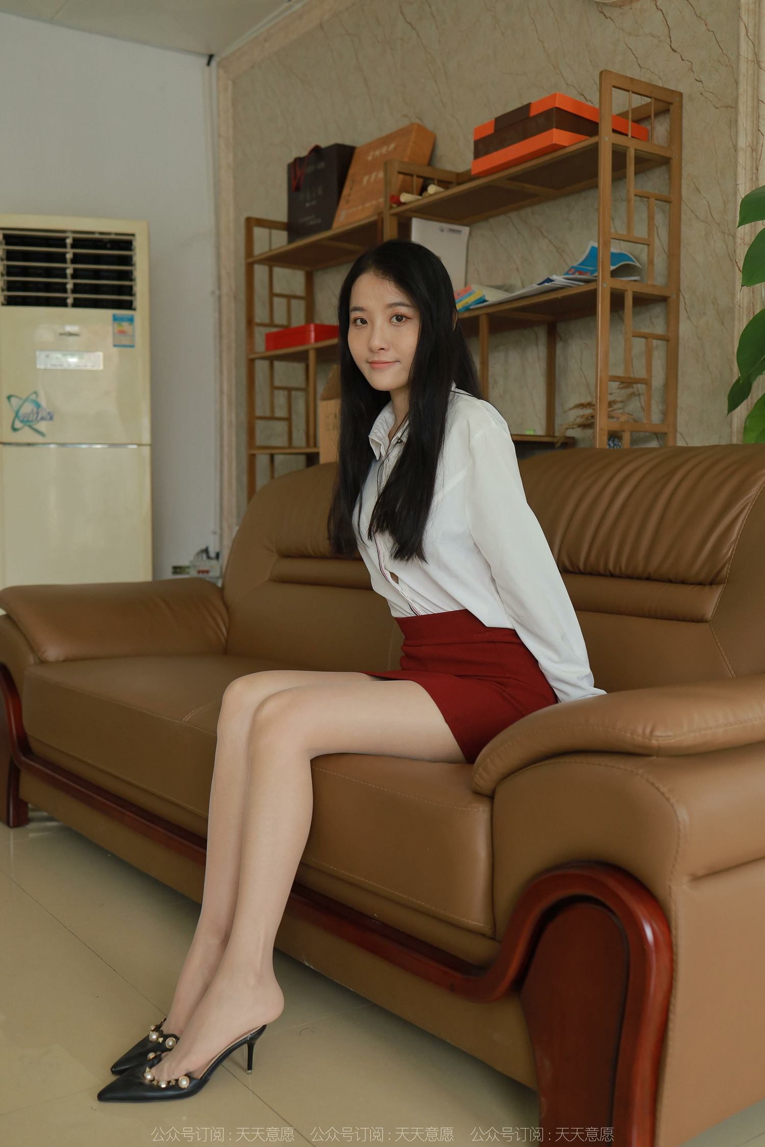 图片[59]-[IESS异思趣向] 耽丝 220511门外的红裙婉萍 [92P] – 速更版-美库