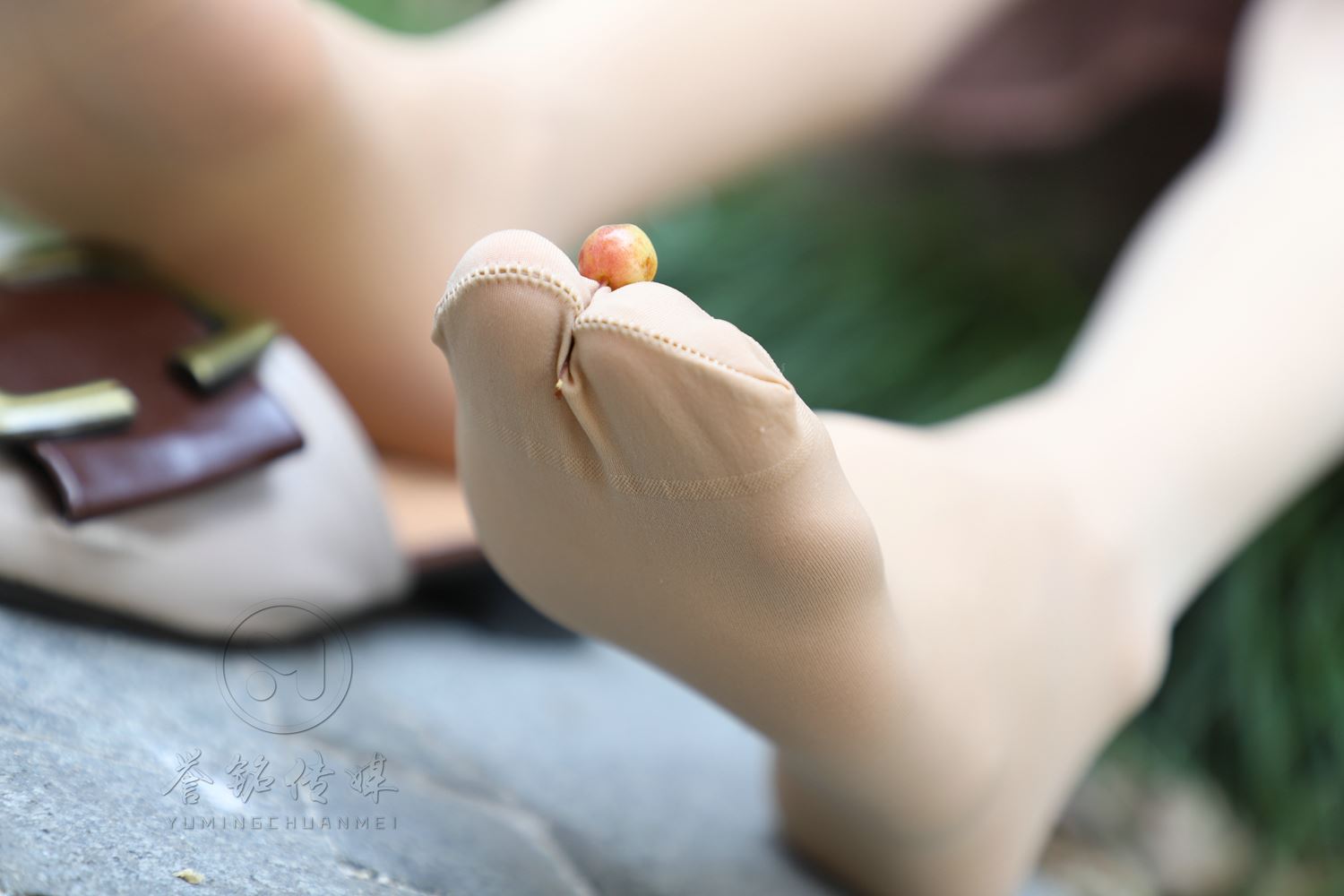 图片[34]-[誉铭传媒]袜足摄影 2019年 NO.009 肉丝裸足[121P] – 速更版-美库