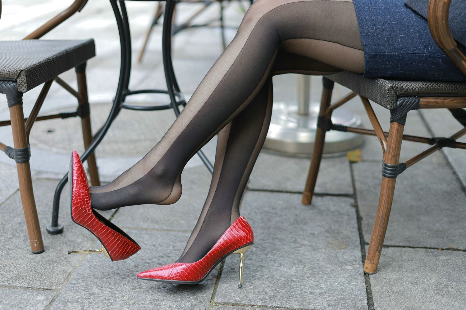 图片[26]-[IESS异思趣向] 2022.04.25 丝享家1070：小婕《红鞋职业装》[88P] – 速更版-美库