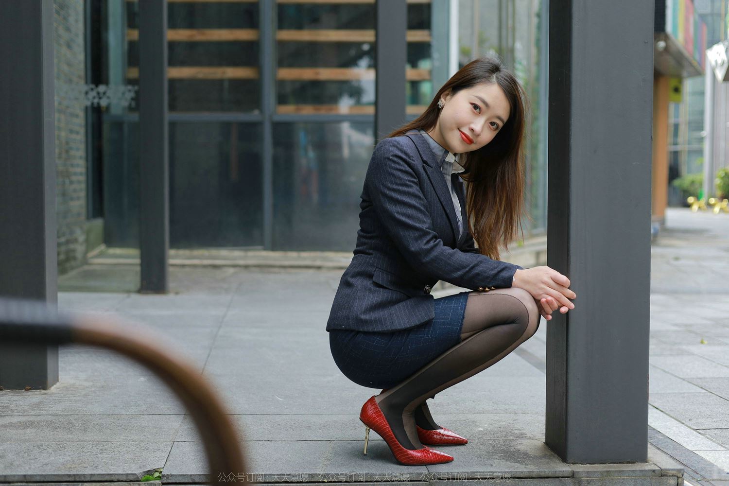 图片[46]-[IESS异思趣向] 2022.04.25 丝享家1070：小婕《红鞋职业装》[88P] – 速更版-美库