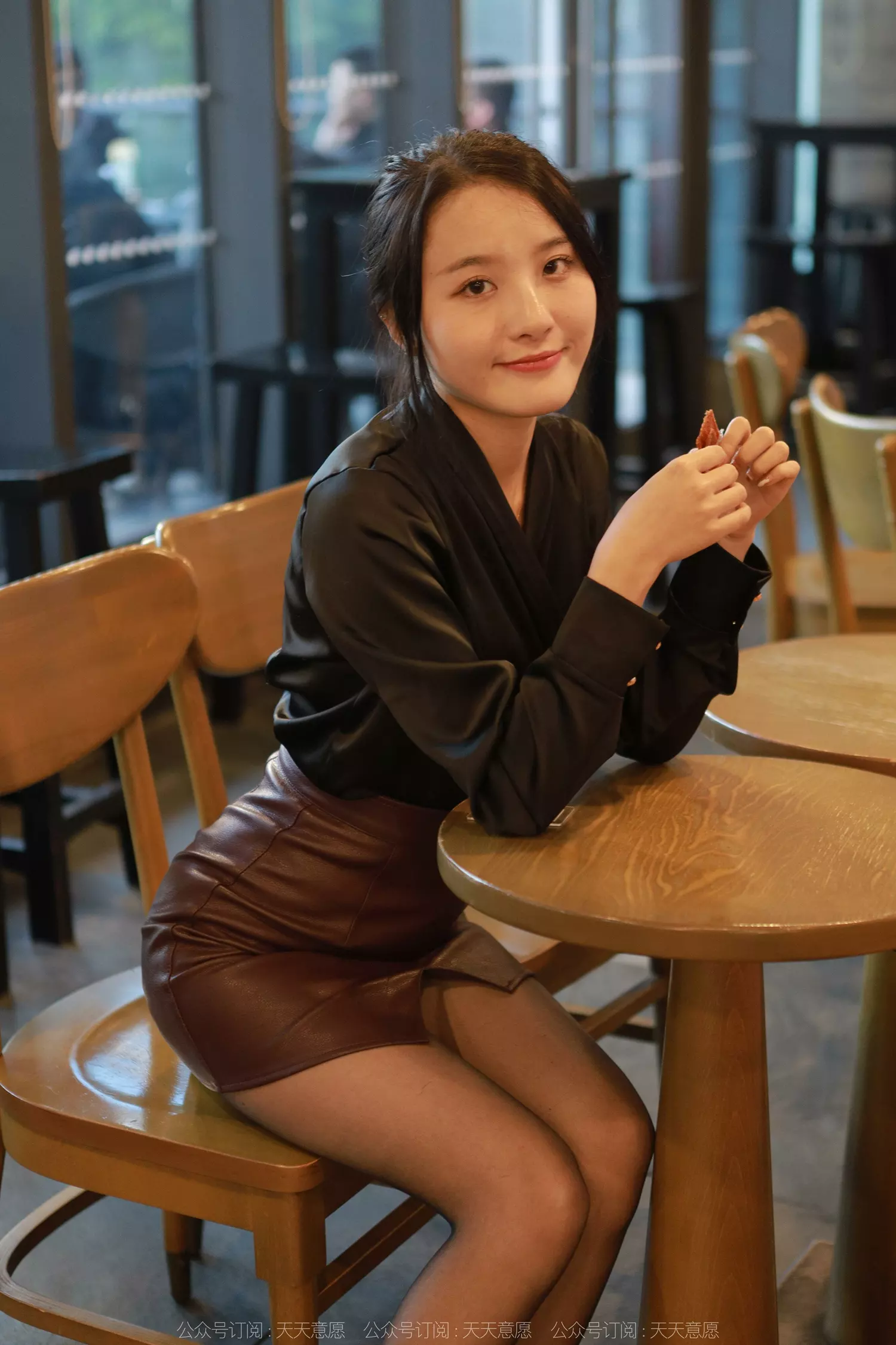 图片[14]-[IESS异思趣向] 2022.04.29 丝享家1074：婉萍《褐色皮裙》[89P] – 速更版-美库