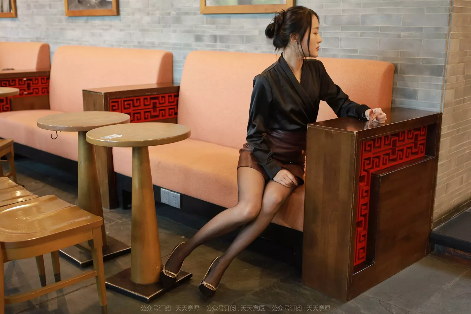 图片[25]-[IESS异思趣向] 2022.04.29 丝享家1074：婉萍《褐色皮裙》[89P] – 速更版-美库