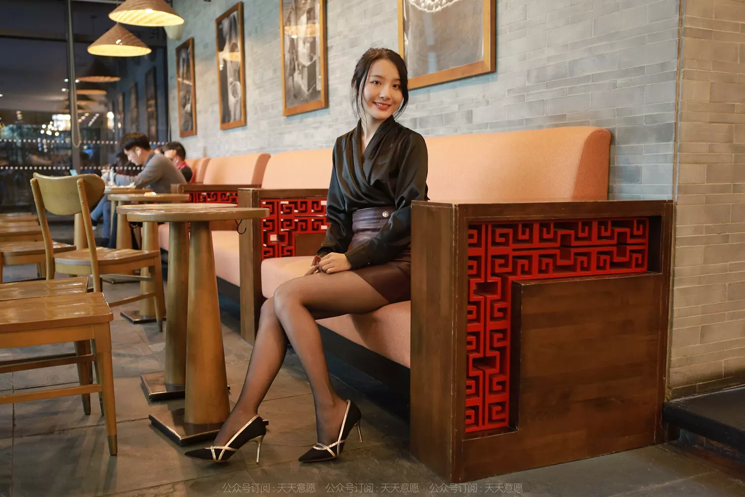 图片[29]-[IESS异思趣向] 2022.04.29 丝享家1074：婉萍《褐色皮裙》[89P] – 速更版-美库