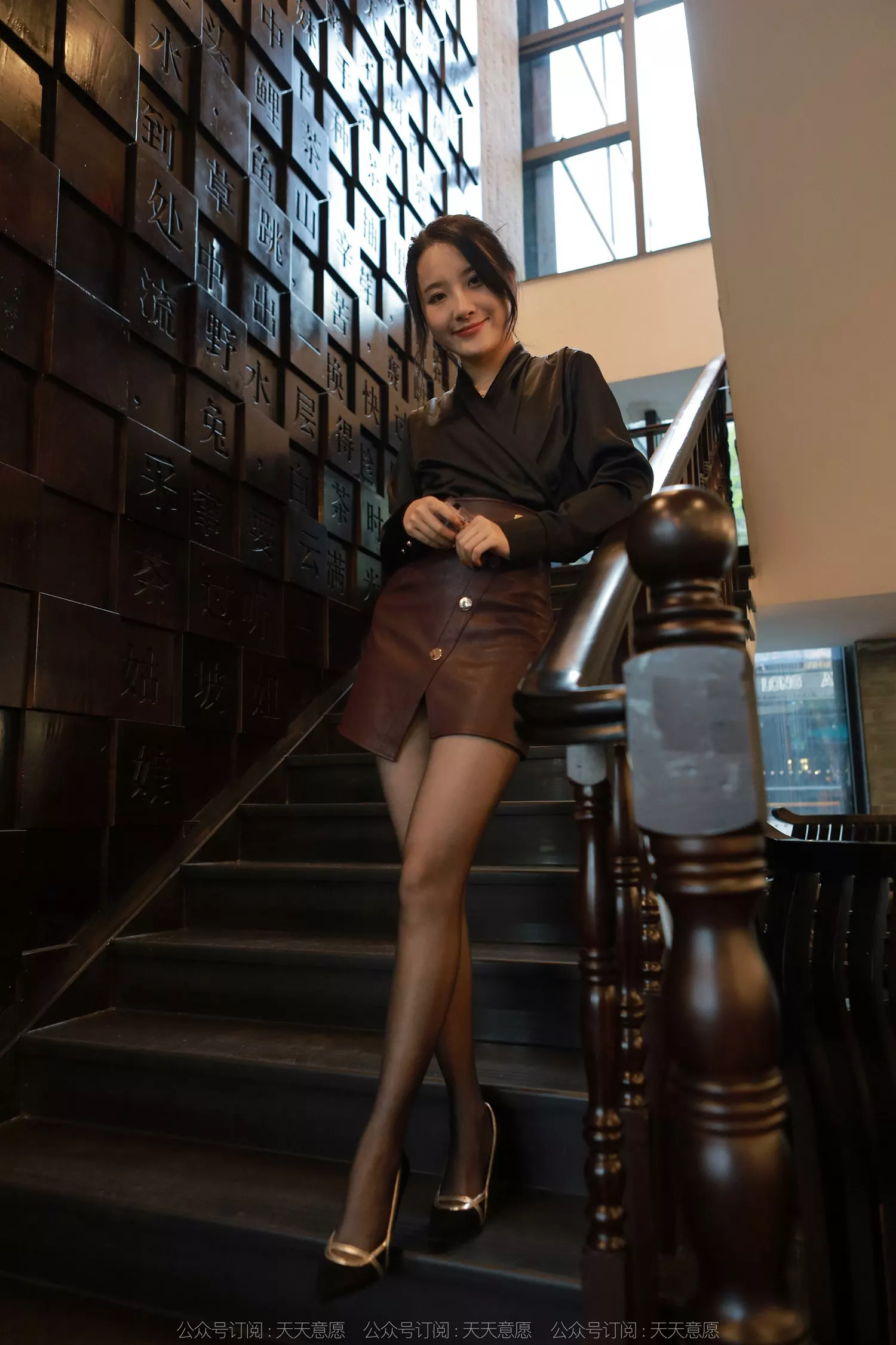 图片[41]-[IESS异思趣向] 2022.04.29 丝享家1074：婉萍《褐色皮裙》[89P] – 速更版-美库