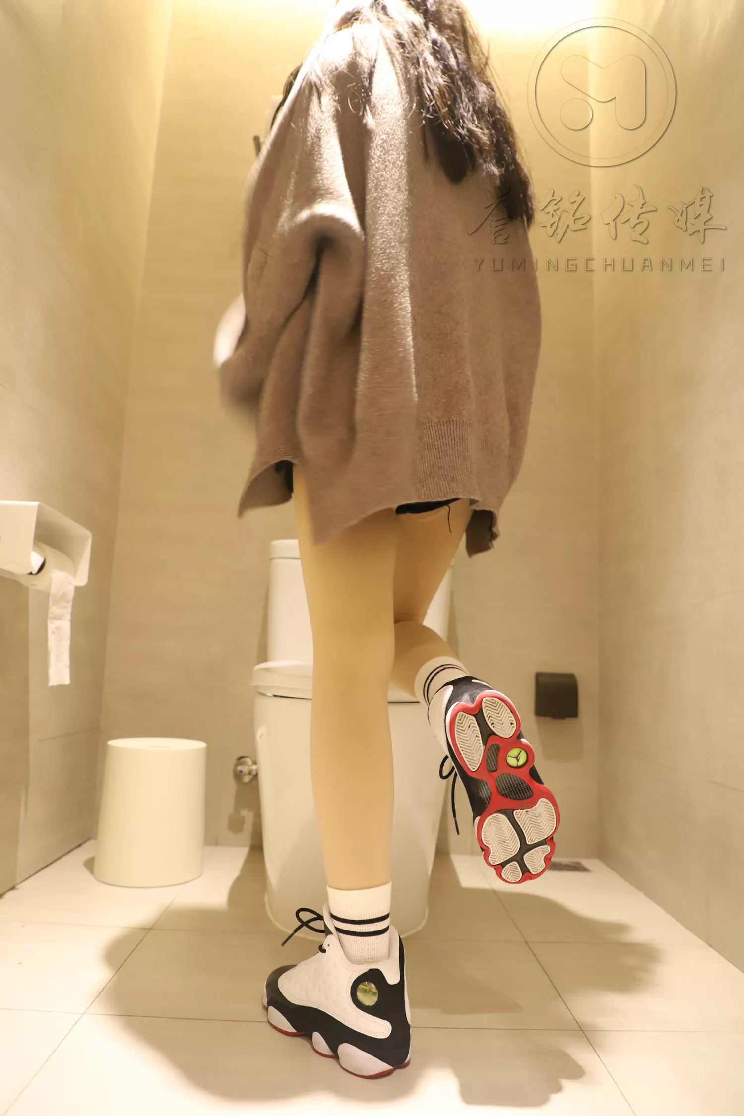 图片[10]-[誉铭传媒]袜足摄影 2019年 NO.014 卫生间丝足[140P] – 速更版-美库