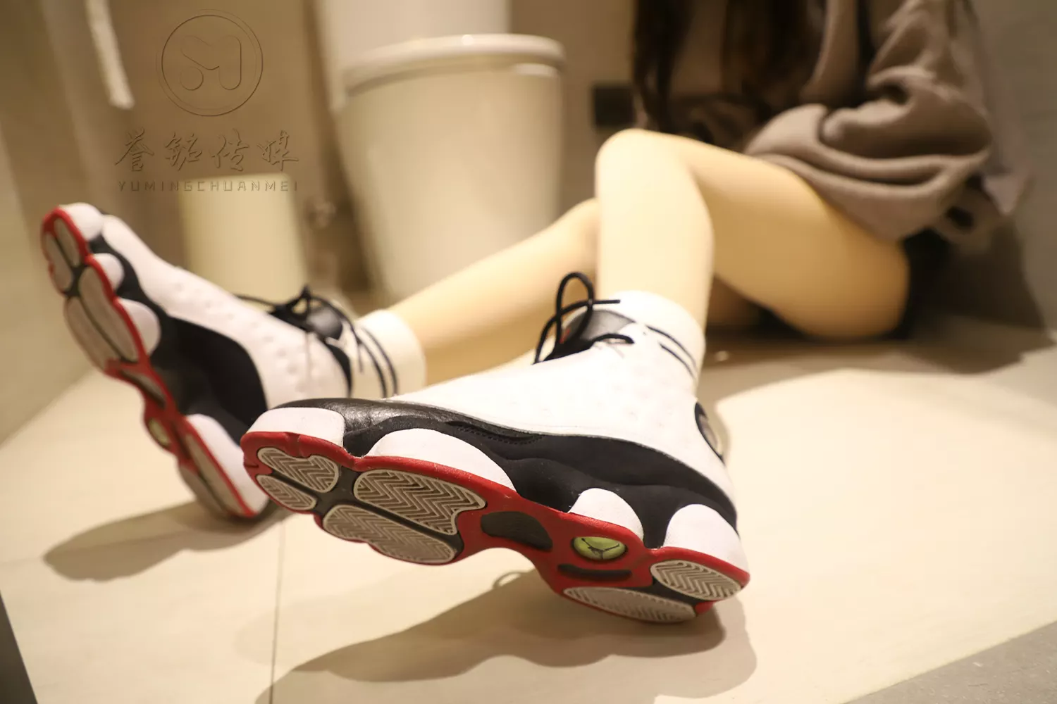 图片[14]-[誉铭传媒]袜足摄影 2019年 NO.014 卫生间丝足[140P] – 速更版-美库