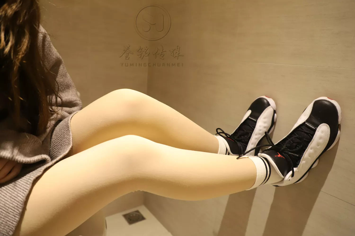 图片[23]-[誉铭传媒]袜足摄影 2019年 NO.014 卫生间丝足[140P] – 速更版-美库