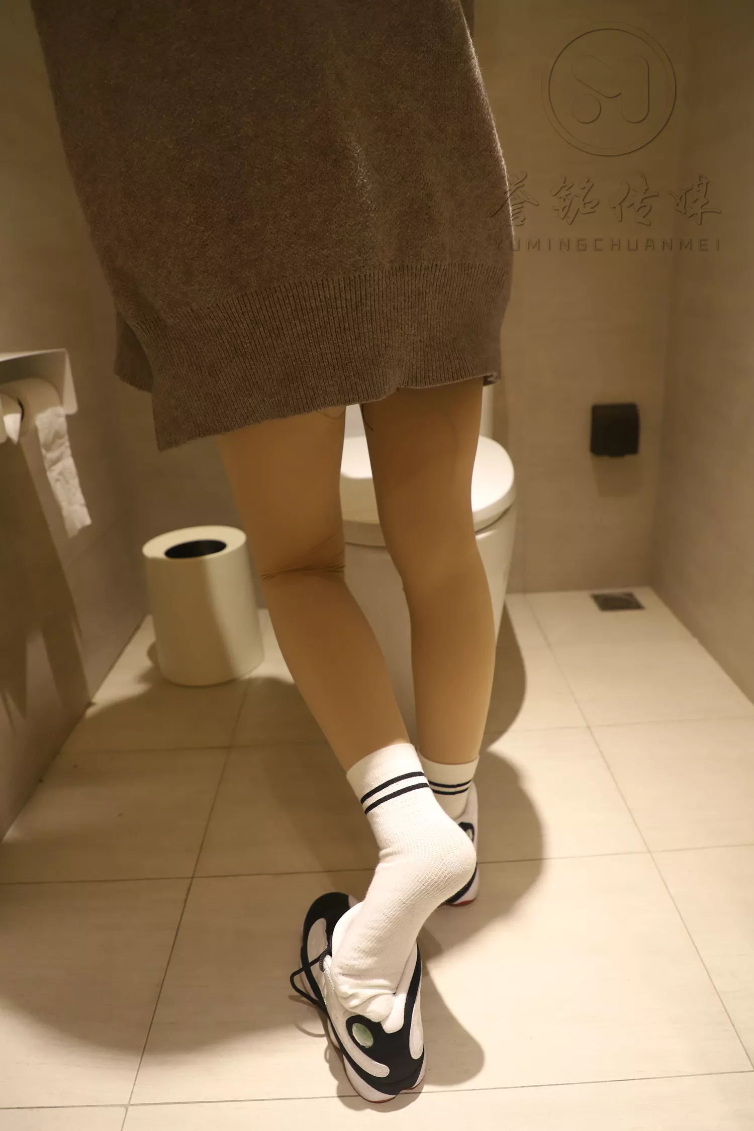 图片[55]-[誉铭传媒]袜足摄影 2019年 NO.014 卫生间丝足[140P] – 速更版-美库