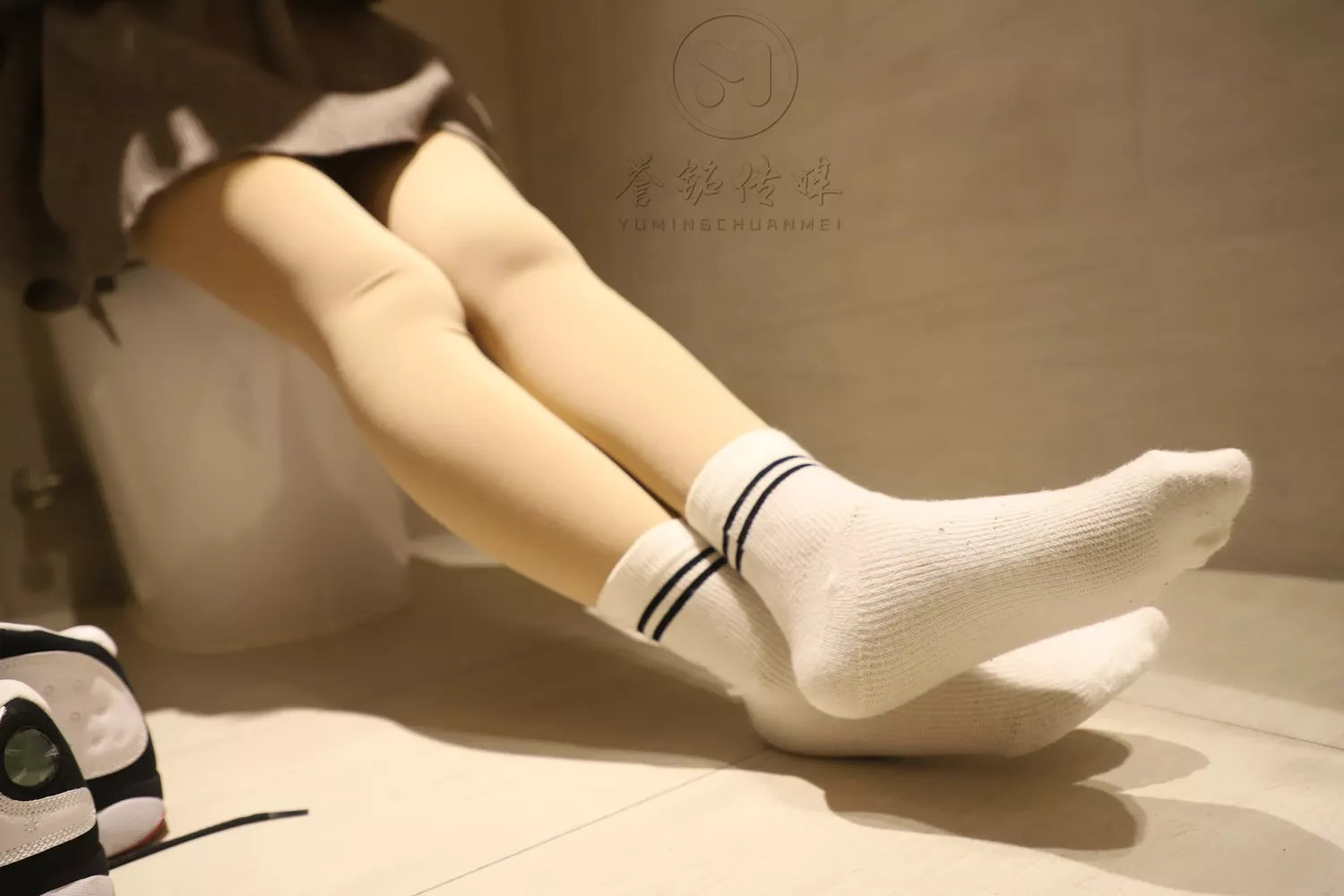 图片[71]-[誉铭传媒]袜足摄影 2019年 NO.014 卫生间丝足[140P] – 速更版-美库