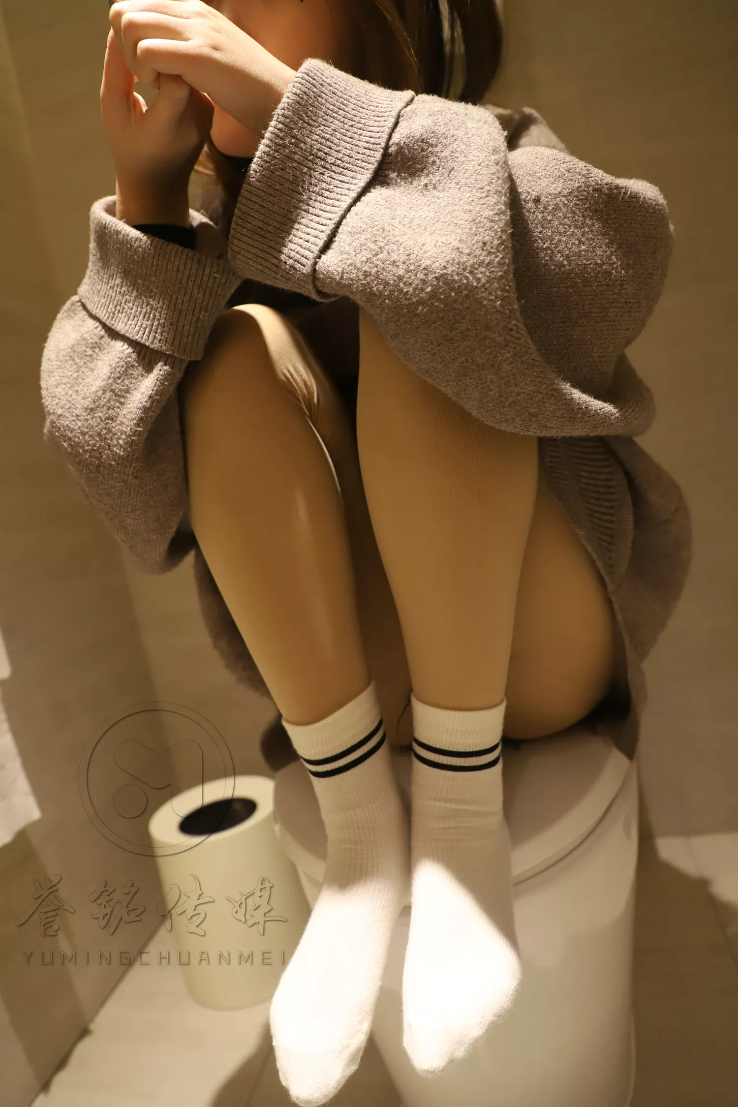 图片[74]-[誉铭传媒]袜足摄影 2019年 NO.014 卫生间丝足[140P] – 速更版-美库