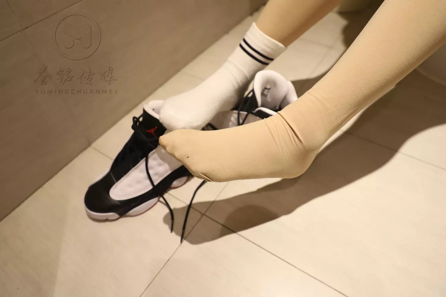 图片[88]-[誉铭传媒]袜足摄影 2019年 NO.014 卫生间丝足[140P] – 速更版-美库