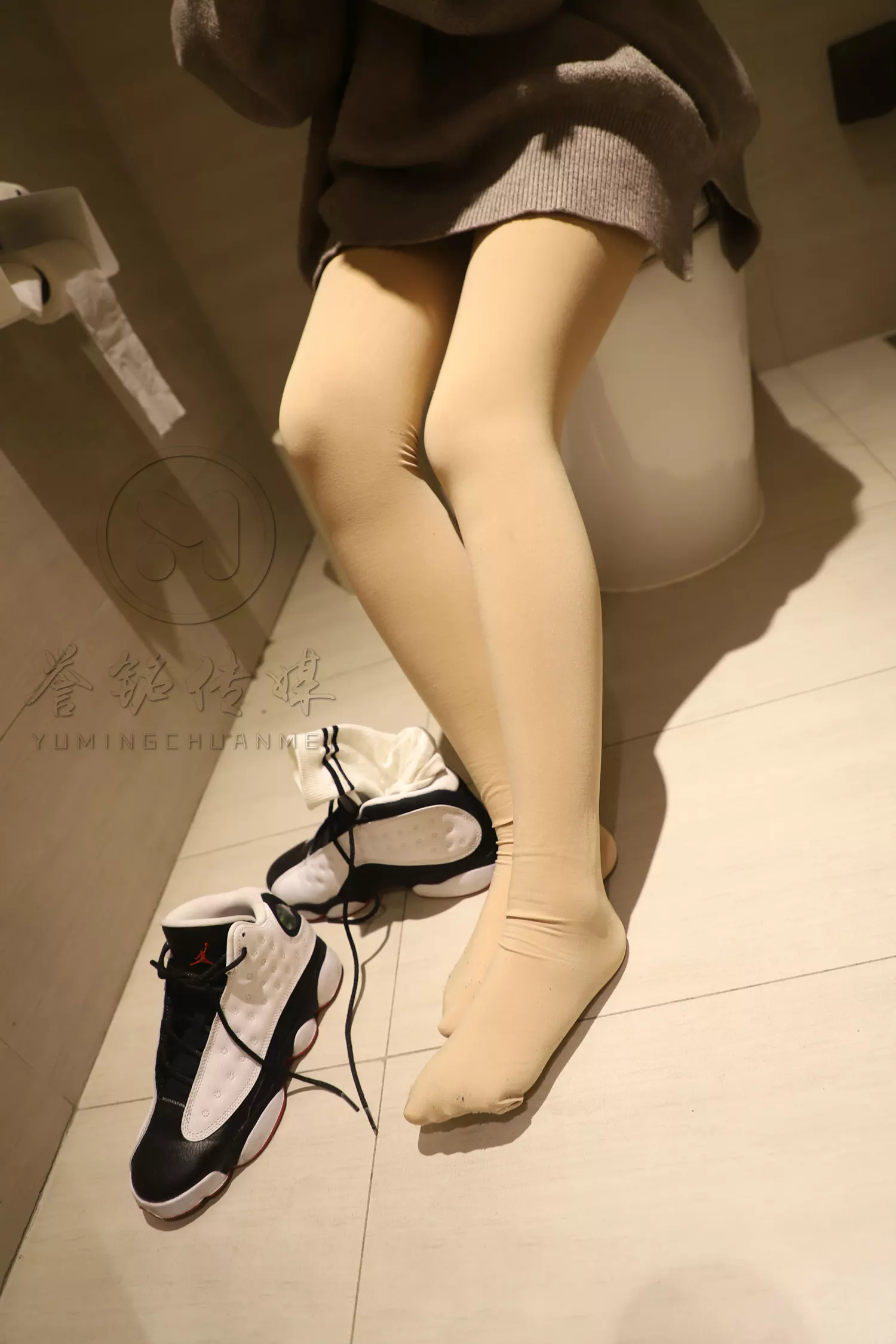 图片[102]-[誉铭传媒]袜足摄影 2019年 NO.014 卫生间丝足[140P] – 速更版-美库