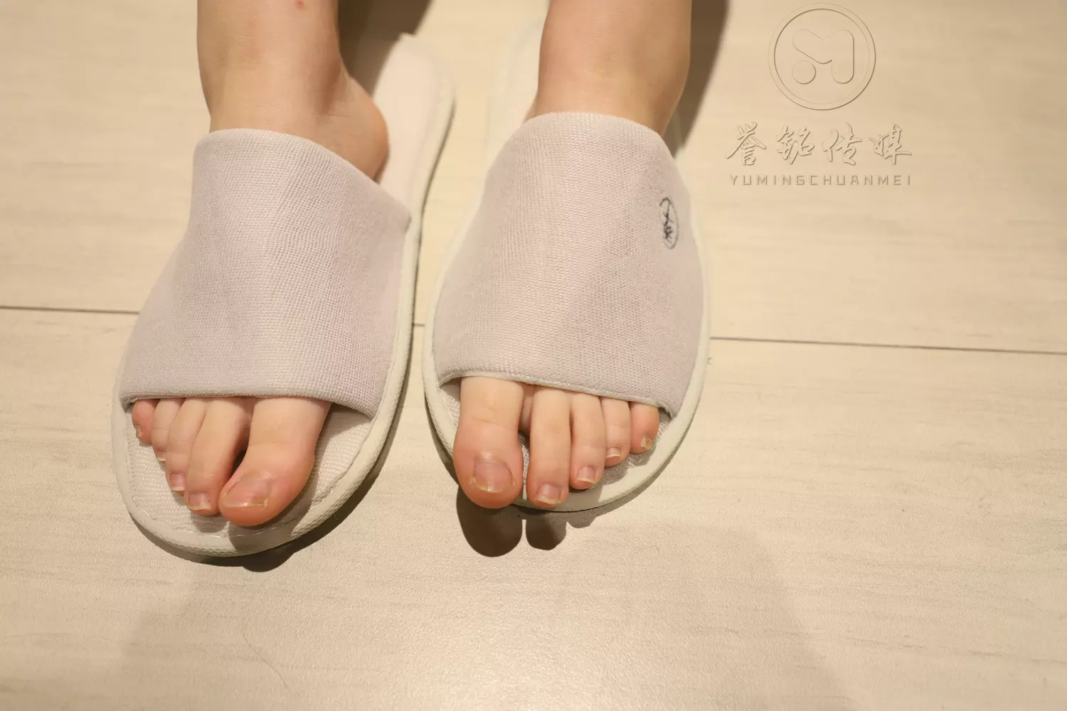 图片[120]-[誉铭传媒]袜足摄影 2019年 NO.014 卫生间丝足[140P] – 速更版-美库