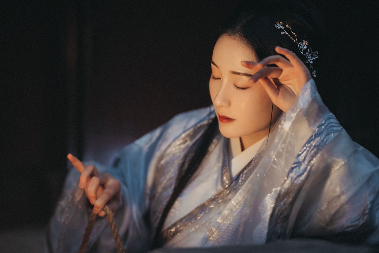 图片[18]-[YITUYU艺图语] 2021.10.19 南歌子 淡蓝色忧伤静流淌 [27P] – 速更版-美库