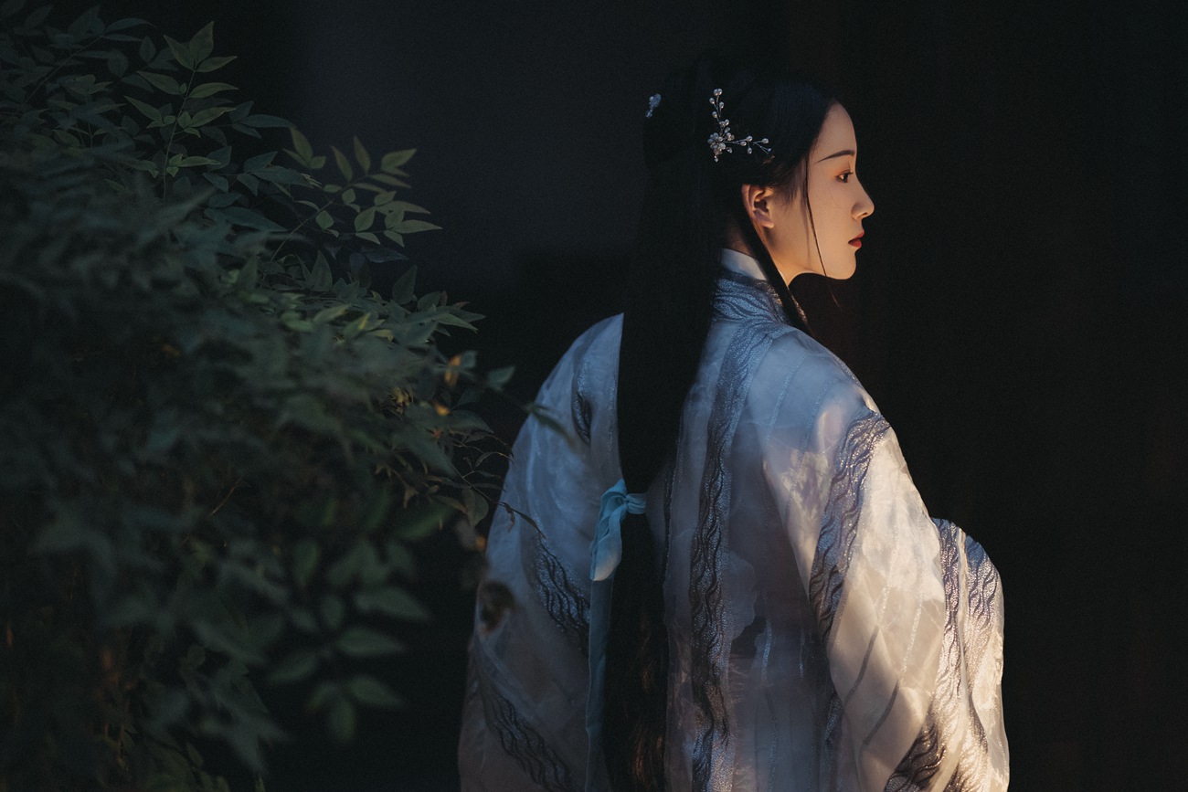 图片[25]-[YITUYU艺图语] 2021.10.19 南歌子 淡蓝色忧伤静流淌 [27P] – 速更版-美库