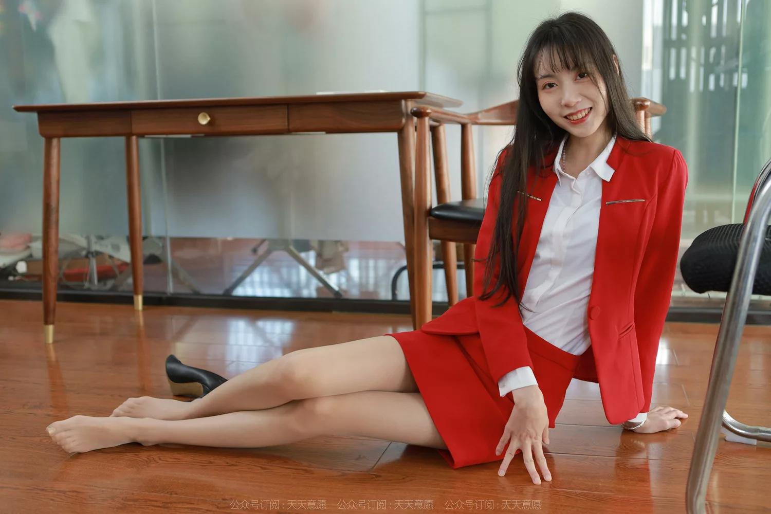 图片[66]-[IESS异思趣向] 2022.05.03 丝享家1077：团团《红裙丽人大长腿》[89P] – 速更版-美库