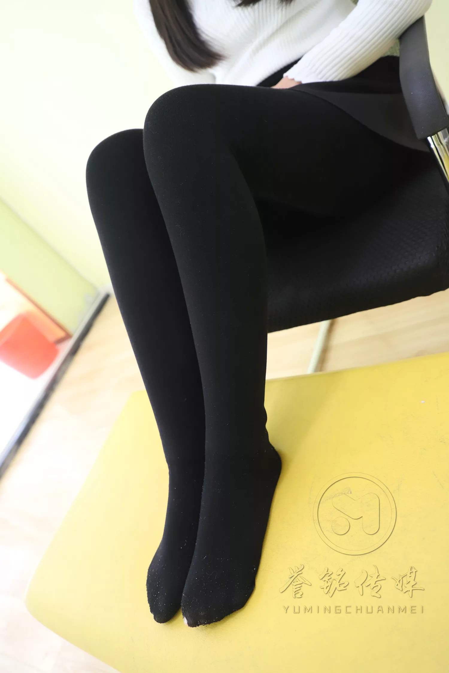 图片[89]-[誉铭传媒]袜足摄影 2019年 NO.018 时尚板鞋厚袜裸足[130P] – 速更版-美库