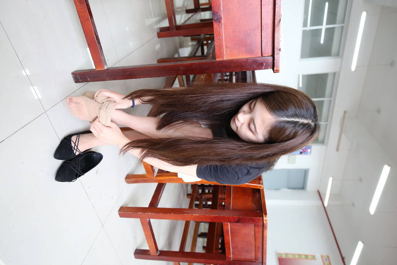 图片[10]-大西瓜爱牙膏-2019 7月活动 模特1（一） 教室裸足 [117P] – 速更版-美库