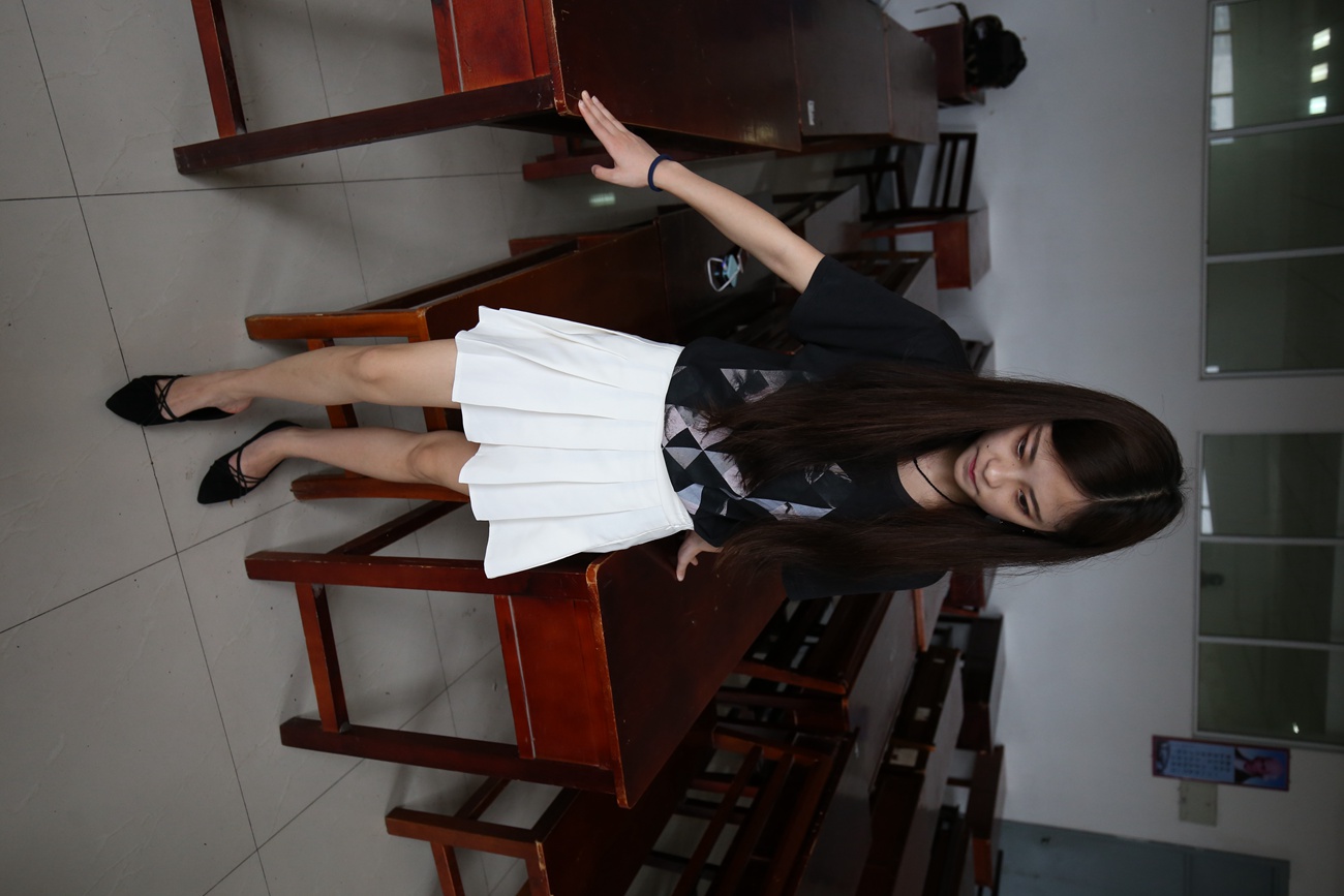 图片[99]-大西瓜爱牙膏-2019 7月活动 模特1（一） 教室裸足 [117P] – 速更版-美库