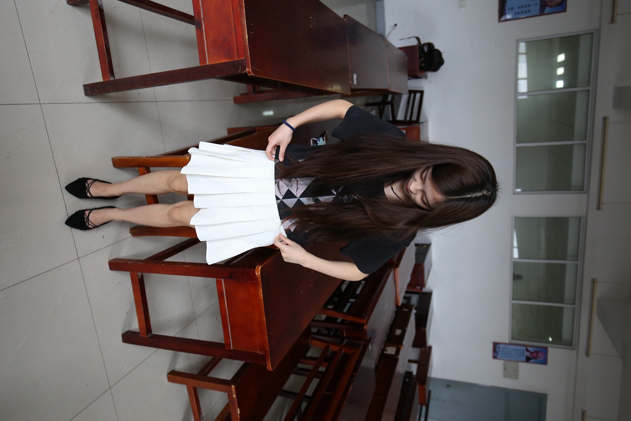 图片[101]-大西瓜爱牙膏-2019 7月活动 模特1（一） 教室裸足 [117P] – 速更版-美库