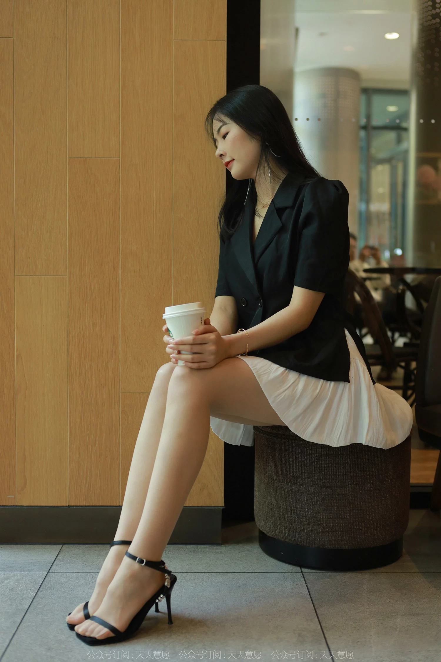 图片[36]-[IESS异思趣向] 2022.05.06 丝享家1080：小金《简约黑色凉鞋[85P] – 速更版-美库