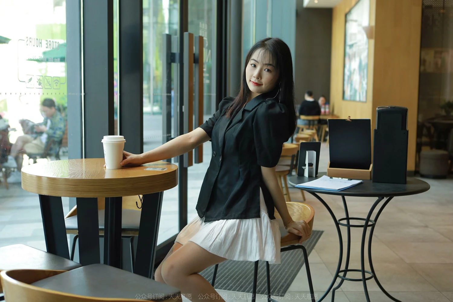 图片[81]-[IESS异思趣向] 2022.05.06 丝享家1080：小金《简约黑色凉鞋[85P] – 速更版-美库