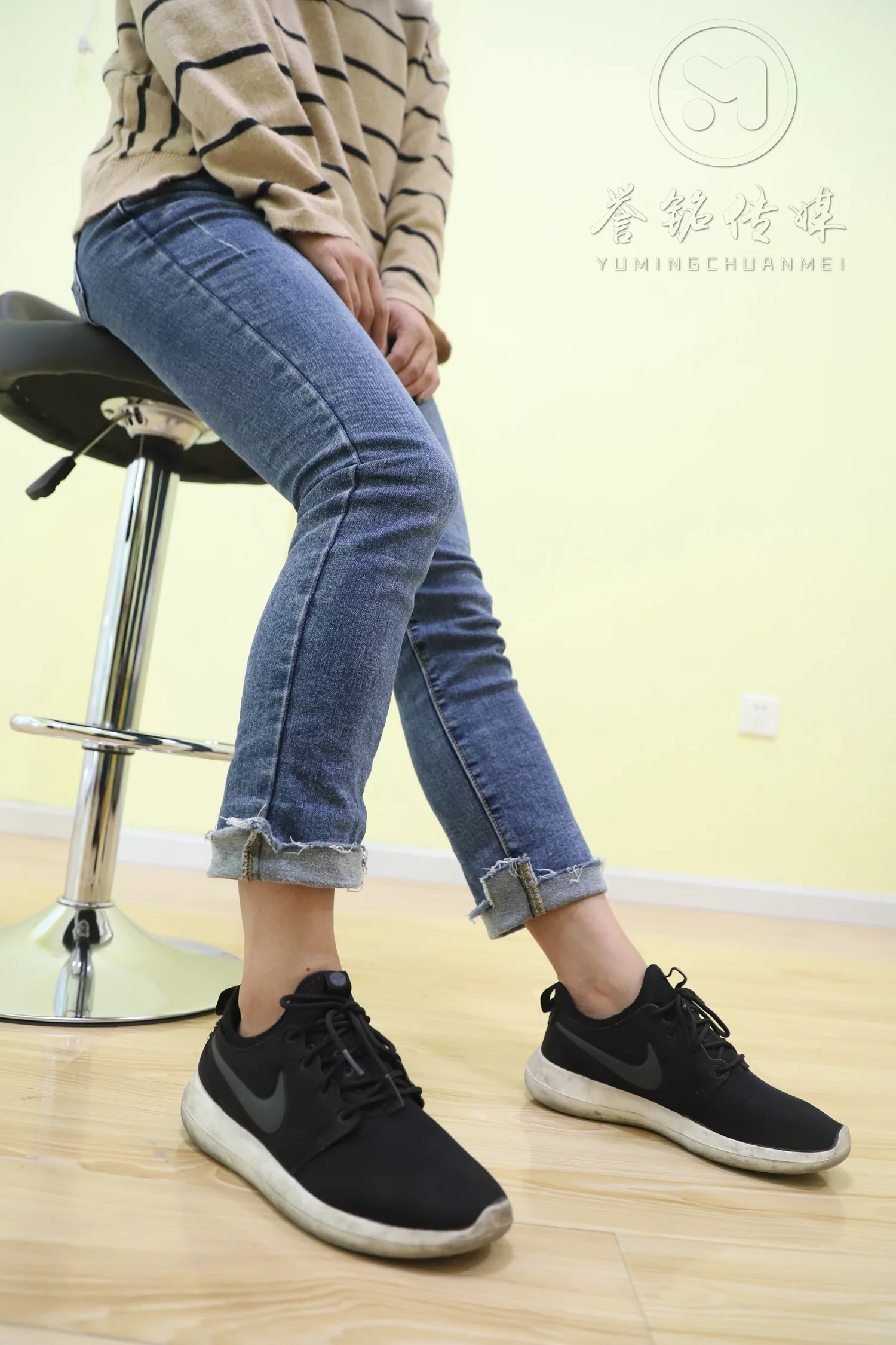 图片[20]-[誉铭传媒]袜足摄影 2019年 NO.023 人美足靓[130P] – 速更版-美库