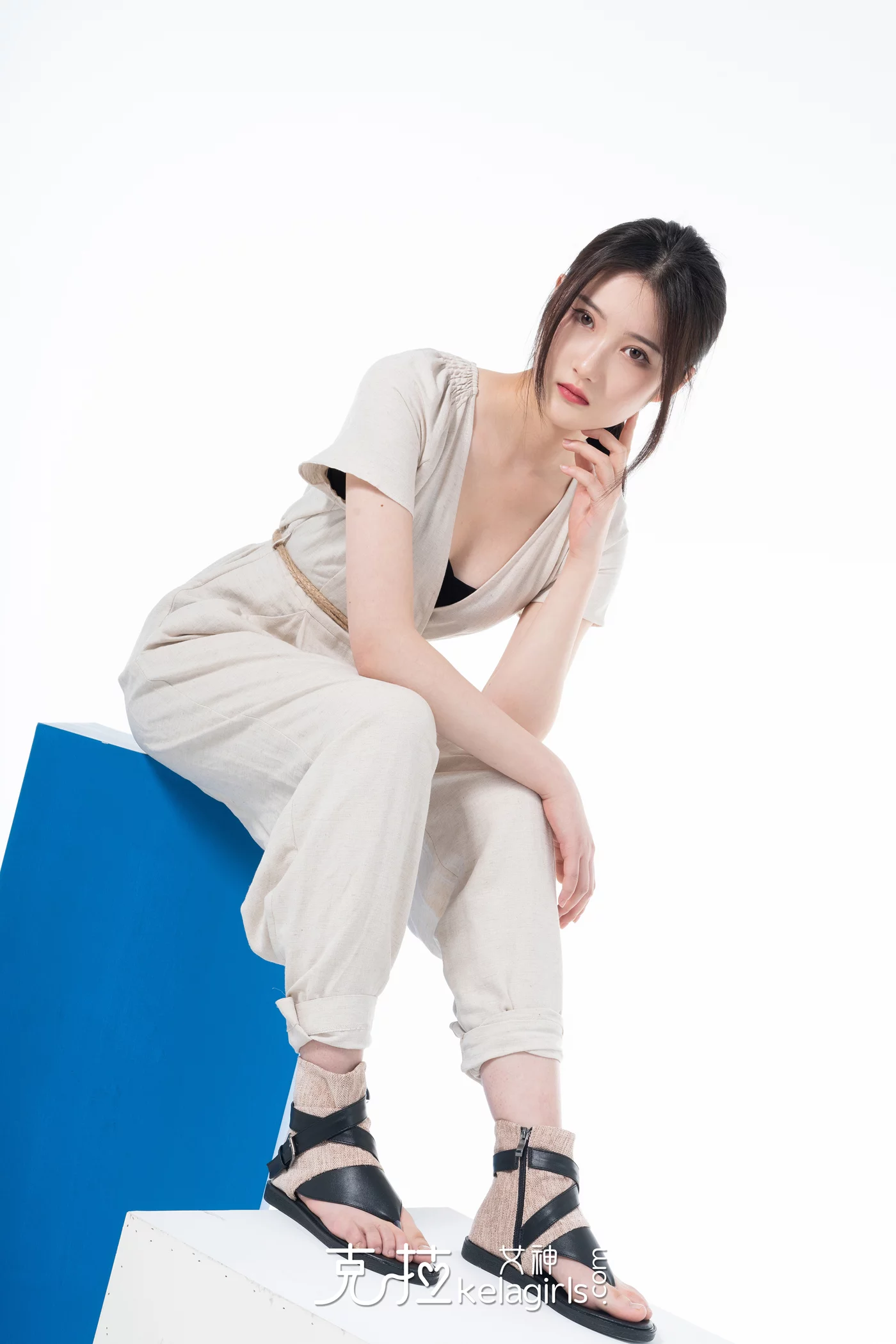 图片[10]-[Kelagirls克拉女神]2021.12.21《脱鞋量脚》嘉萌[30P] – 速更版-美库
