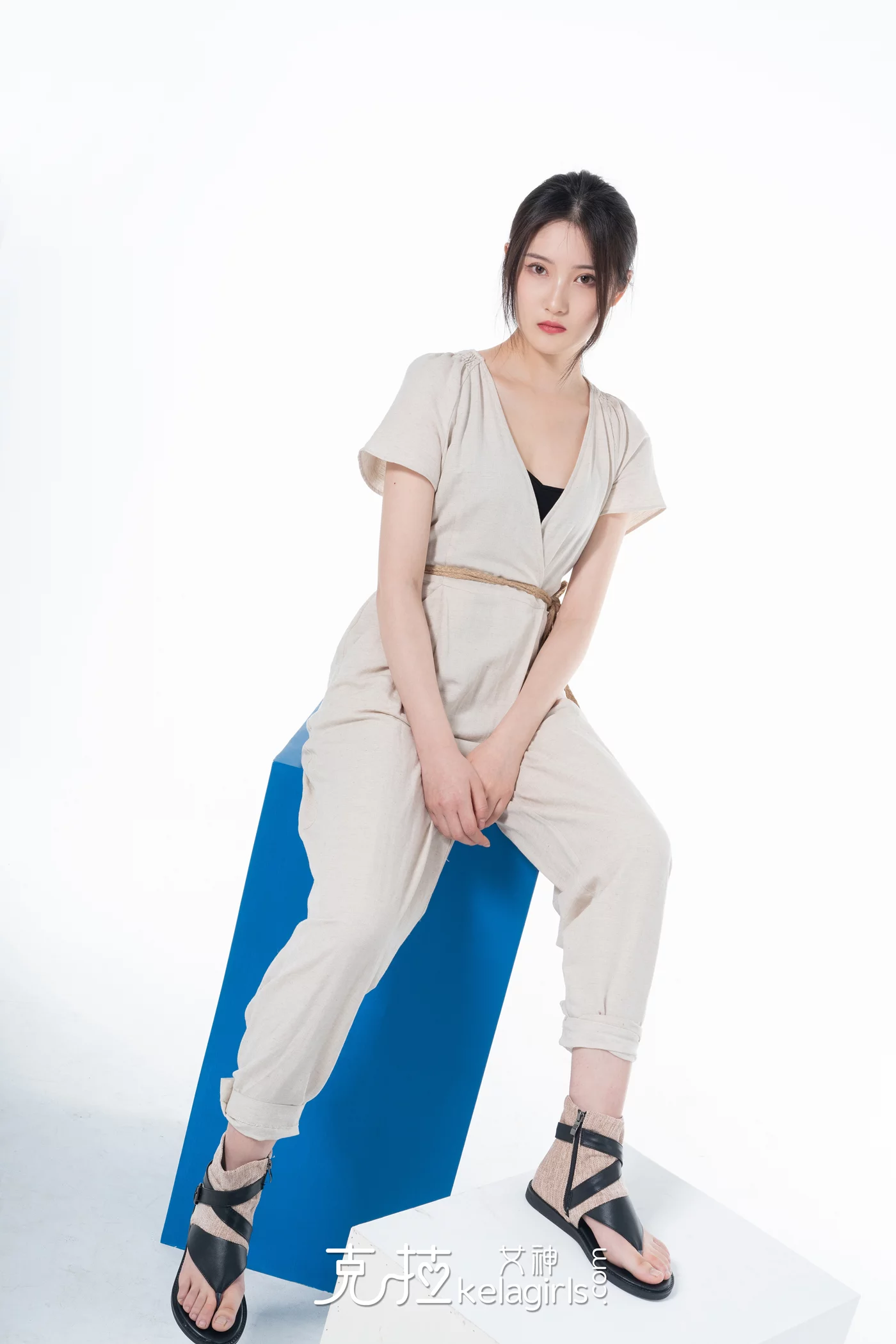 图片[11]-[Kelagirls克拉女神]2021.12.21《脱鞋量脚》嘉萌[30P] – 速更版-美库