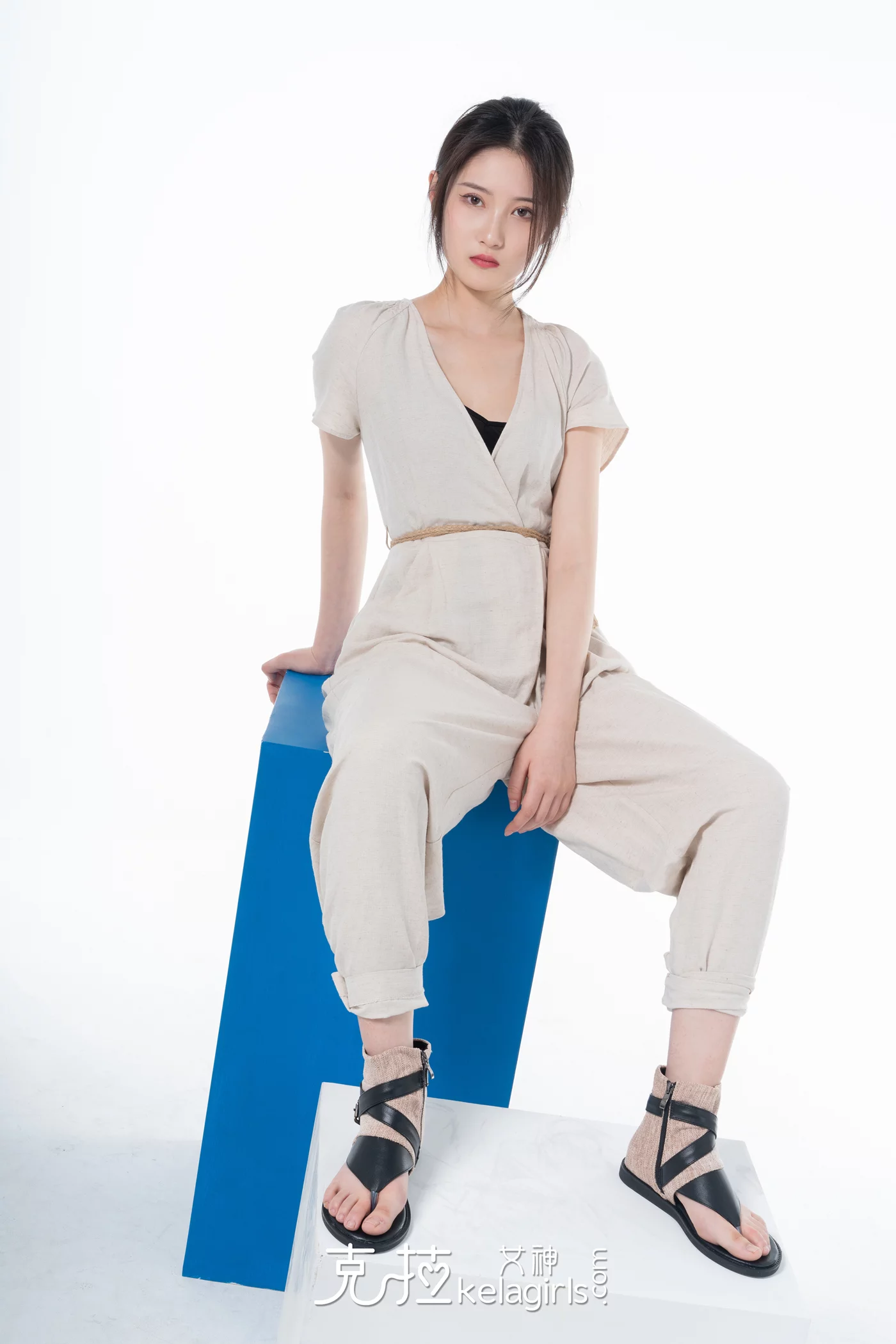 图片[12]-[Kelagirls克拉女神]2021.12.21《脱鞋量脚》嘉萌[30P] – 速更版-美库