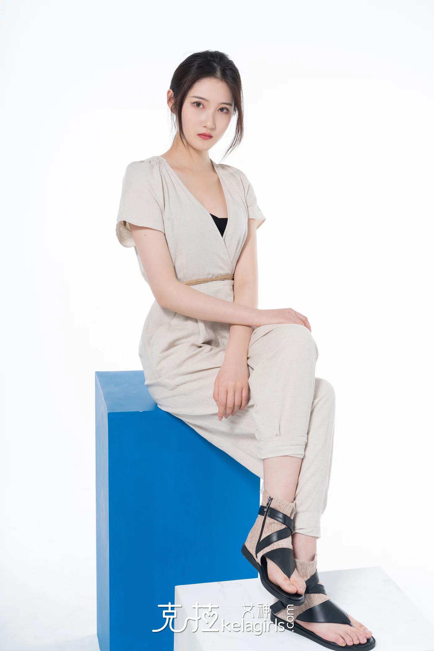 图片[13]-[Kelagirls克拉女神]2021.12.21《脱鞋量脚》嘉萌[30P] – 速更版-美库