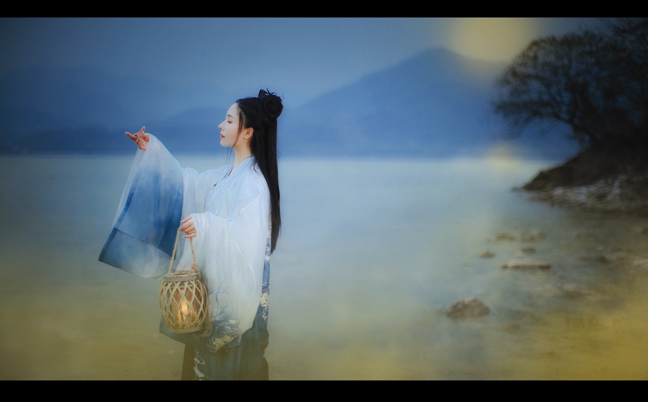 图片[14]-[YITUYU艺图语] 2021.10.28 海底月 葵花花花儿 [20P] – 速更版-美库