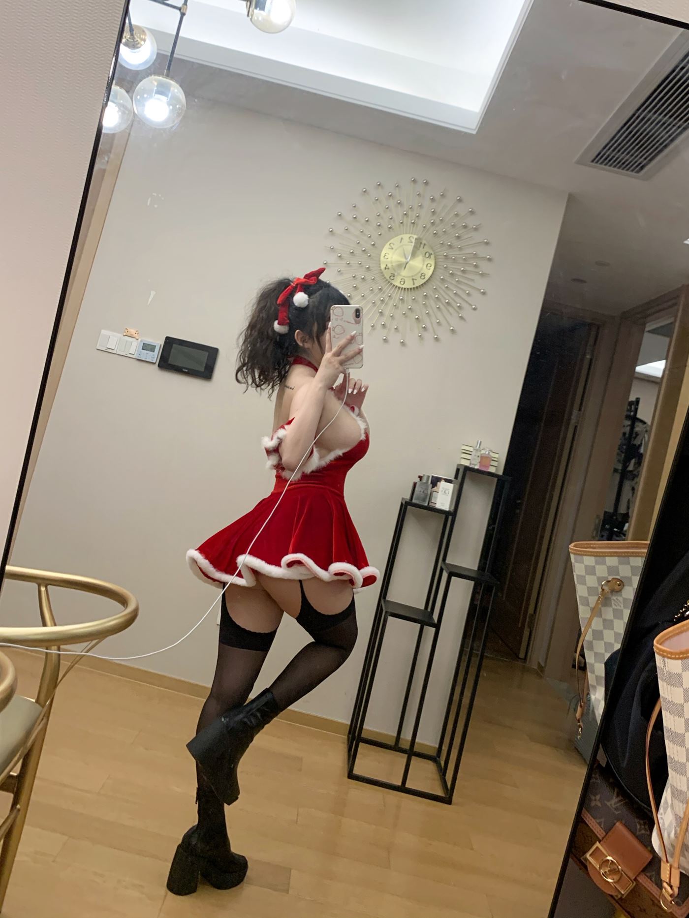 图片[19]-蜜桃少女是依酱呀 – 2020圣诞特辑[18P] – 速更版-美库