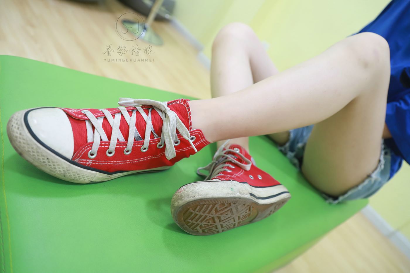 图片[21]-[誉铭传媒]袜足摄影 2019年 NO.038 牛仔短裤妹子的裸足[134P] – 速更版-美库