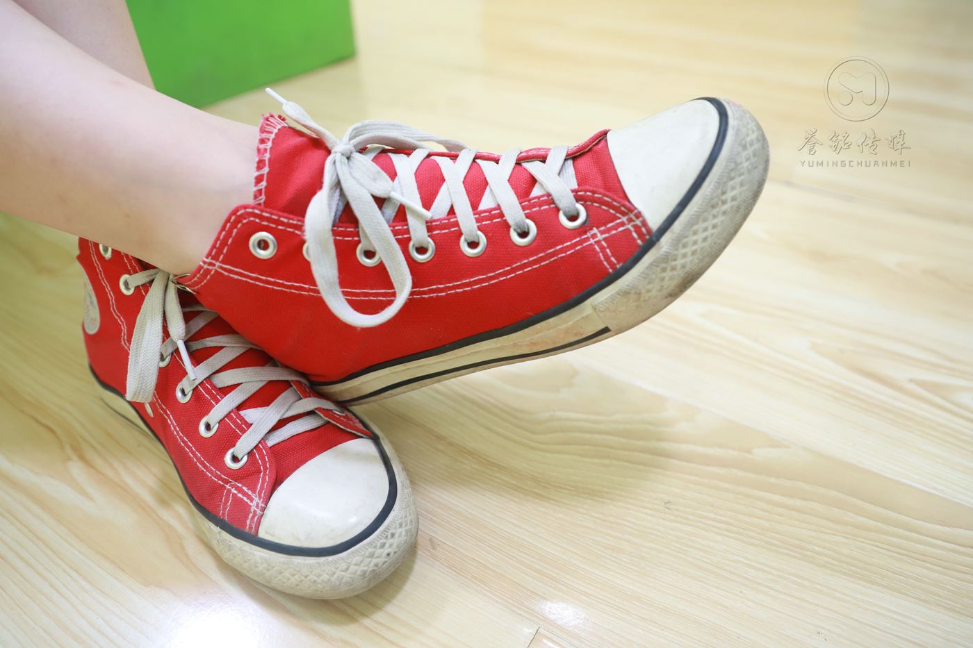 图片[29]-[誉铭传媒]袜足摄影 2019年 NO.038 牛仔短裤妹子的裸足[134P] – 速更版-美库