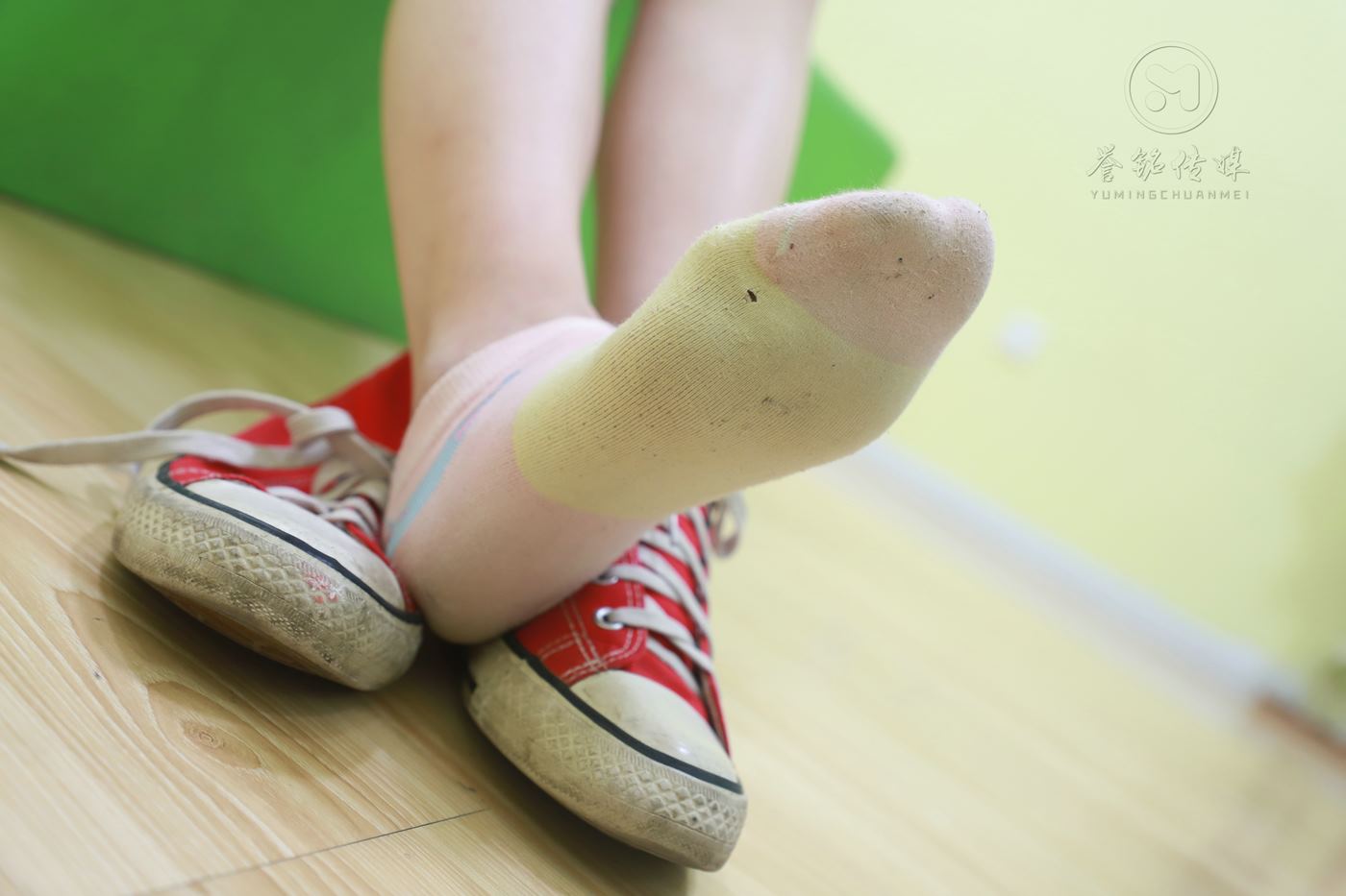 图片[46]-[誉铭传媒]袜足摄影 2019年 NO.038 牛仔短裤妹子的裸足[134P] – 速更版-美库