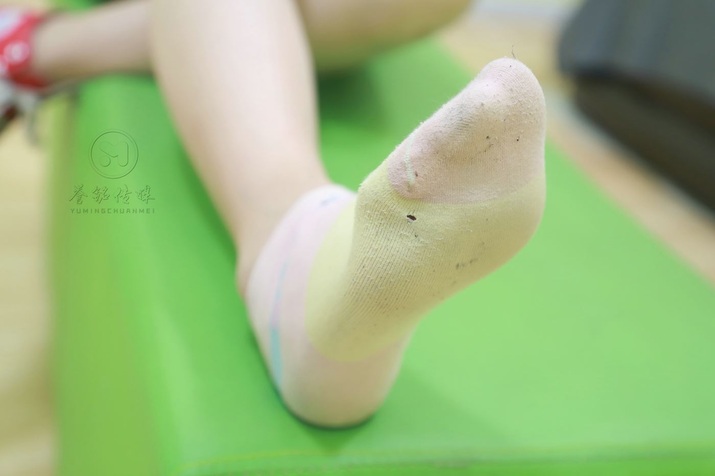 图片[61]-[誉铭传媒]袜足摄影 2019年 NO.038 牛仔短裤妹子的裸足[134P] – 速更版-美库