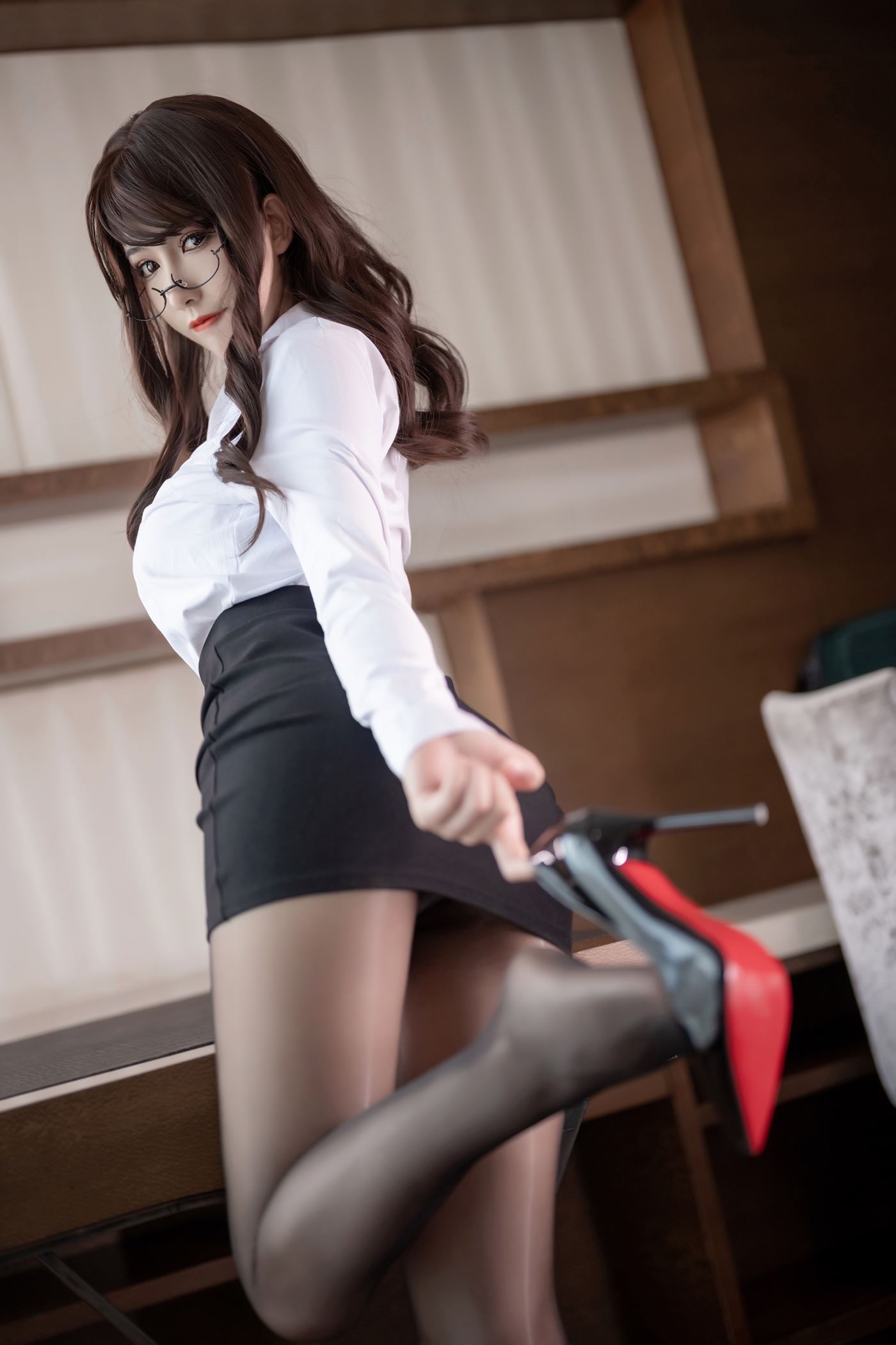 图片[13]-Coser衣衣 OL制服 [18P] – 速更版-美库