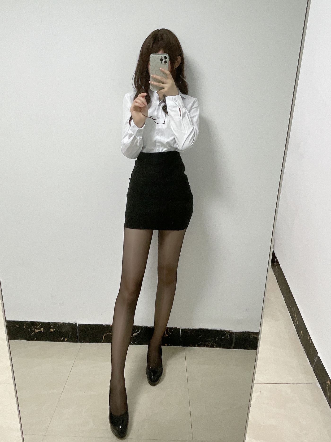 图片[19]-Coser衣衣 OL制服 [18P] – 速更版-美库