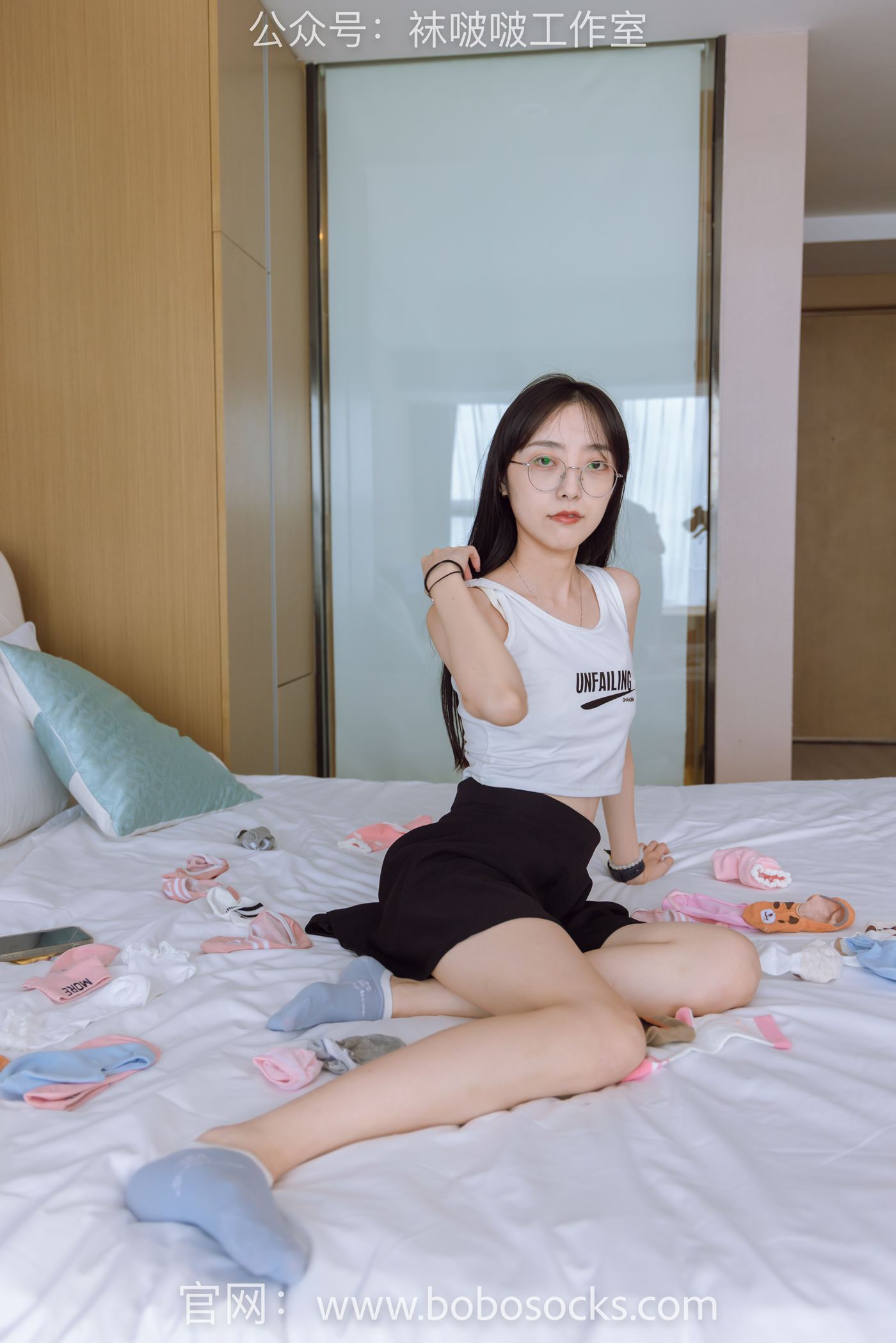 图片[29]-[BoBoSocks袜啵啵]NO.127 稚予-麦昆板鞋、两双自然穿旧棉袜、裸足 [139P] – 速更版-美库