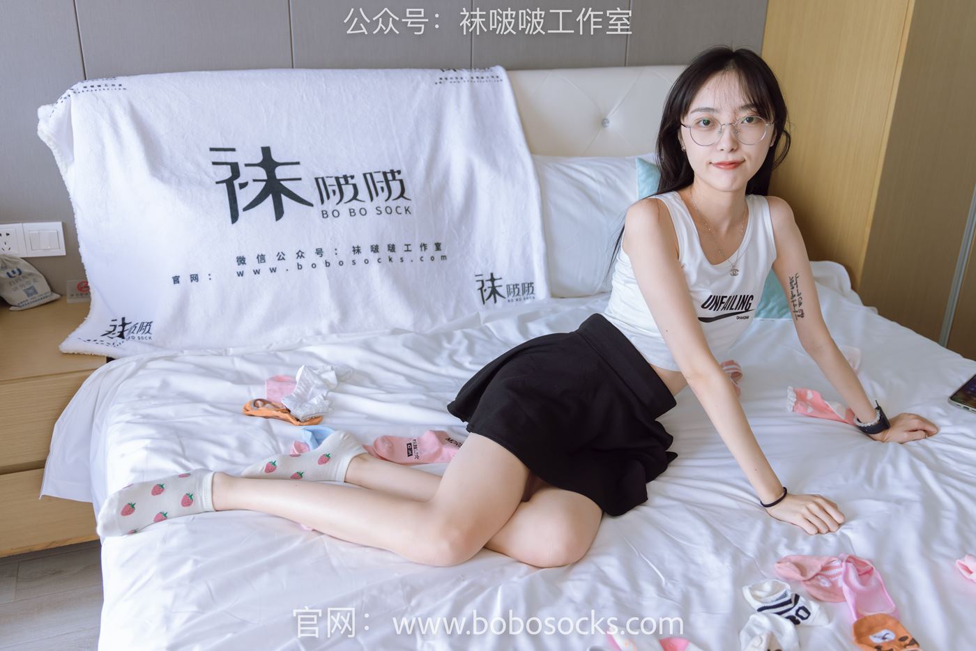 图片[71]-[BoBoSocks袜啵啵]NO.127 稚予-麦昆板鞋、两双自然穿旧棉袜、裸足 [139P] – 速更版-美库